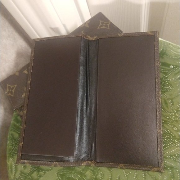 Louis Vuitton Vintage Monogram Wallet and Check Cover - Picture 13 of 16